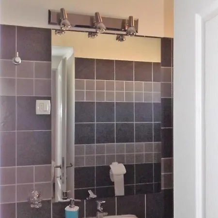 Holidays 16 Daire Split