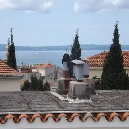 Apartman Holidays 16 *